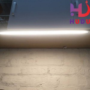 Đèn led gắn tủ bếp cảm ứng màu trắng