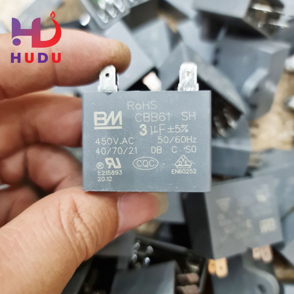 Linh kiện điện tử Hudu cung cấp tụ quạt BM rắc cắm 3µF-450V đảm bảo chất lượng tốt